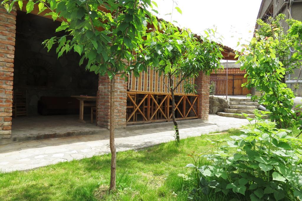 Bucha`s Guest House&Wine Cellar Telavi Esterno foto