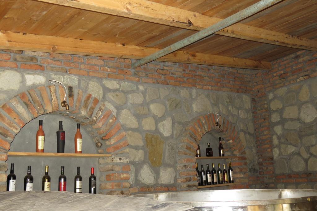 Bucha`s Guest House&Wine Cellar Telavi Esterno foto