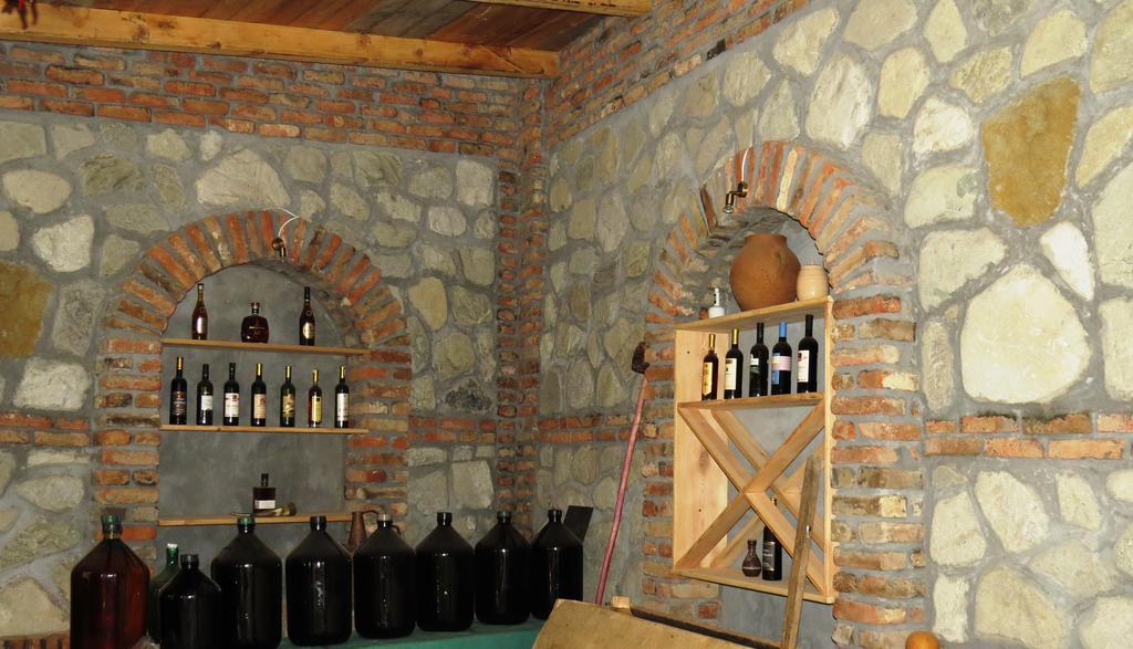 Bucha`s Guest House&Wine Cellar Telavi Esterno foto