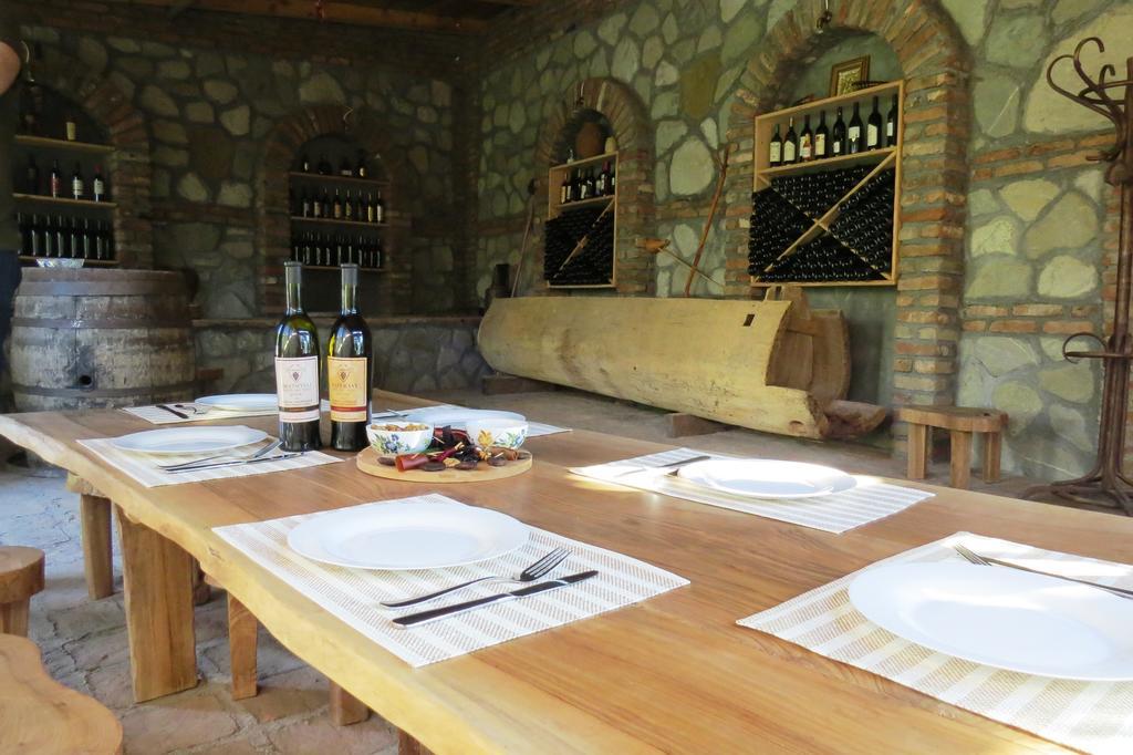 Bucha`s Guest House&Wine Cellar Telavi Esterno foto