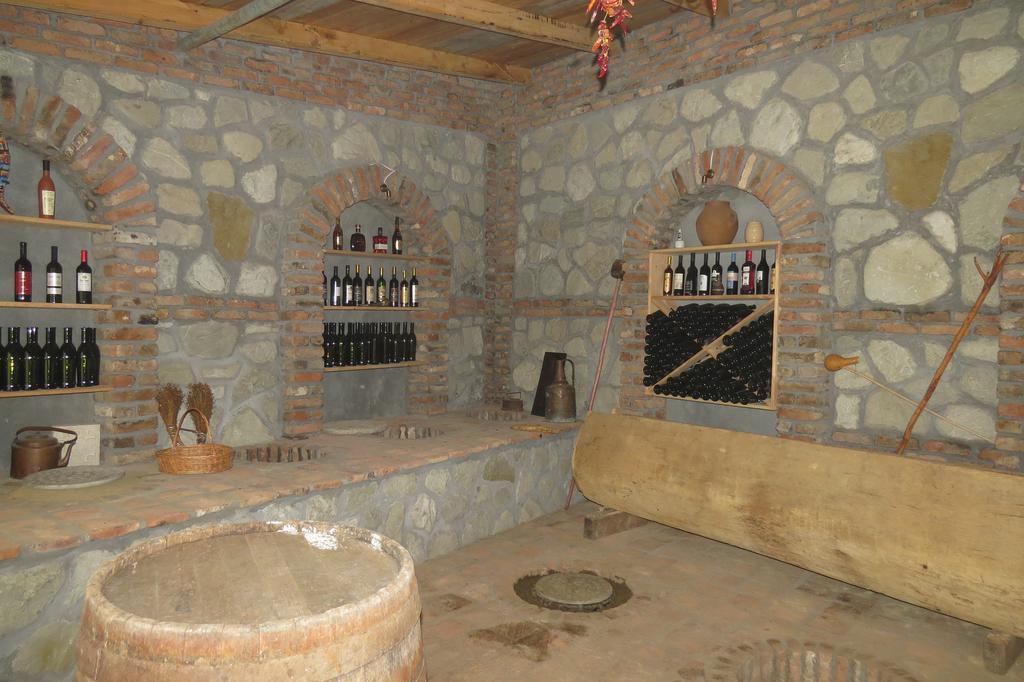 Bucha`s Guest House&Wine Cellar Telavi Esterno foto